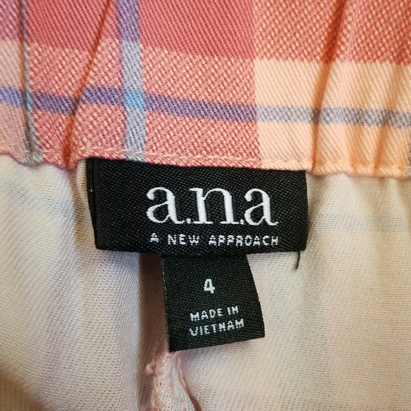 A.N.A.Women's Plaid Shorts - Picture 11 of 13